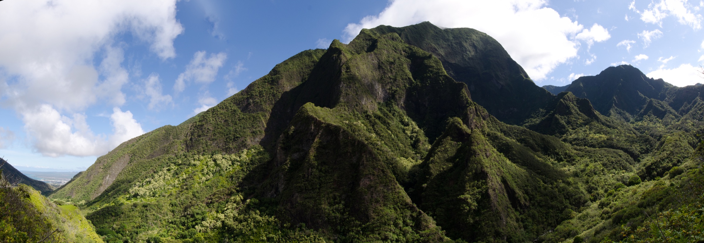 Lush mountain ridges in nearby ʻĪao Valley, Maui
